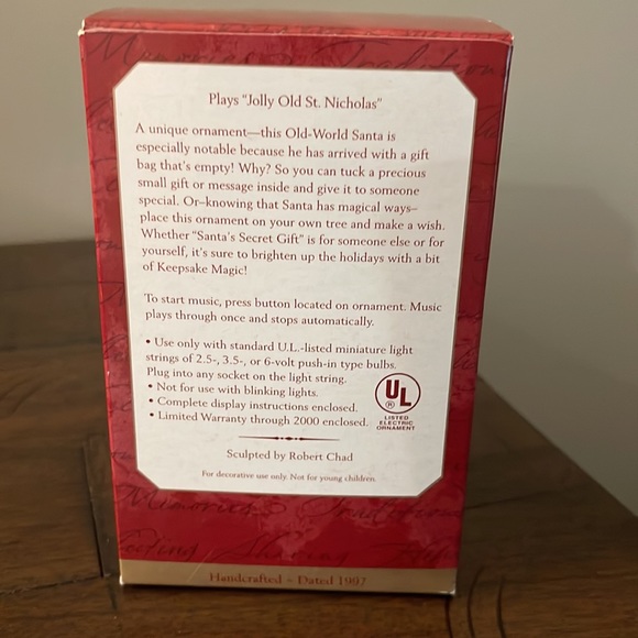 Santa's Secret Gift Hallmark Ornament 1997 - Picture 5 of 5